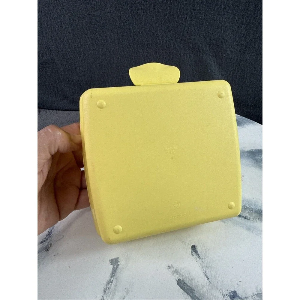 Vintage Tupperware SpongeBob SquarePants Sandwich Keeper Container Made in USA